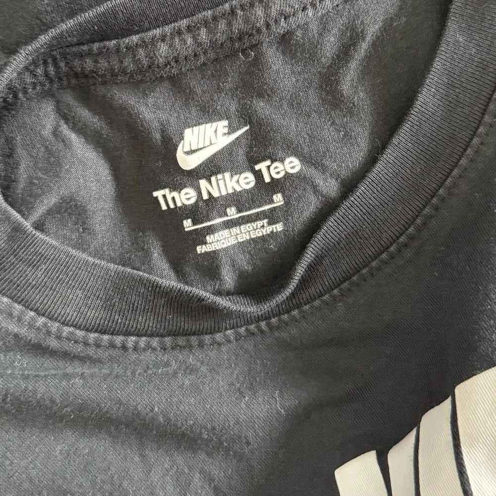 Nike Black Short Sleeve Tee with Iconic Swoosh Medium